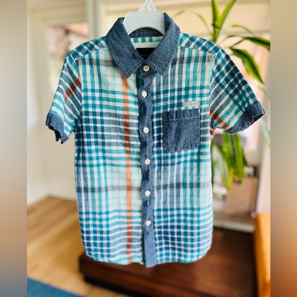 SEAN JOHN KIDS SHORT SLEEVE BUTTON UP SHIRT—PLAID—SIZE SMALL-FITS BOYS 5/6- CUTE - Picture 8 of 9